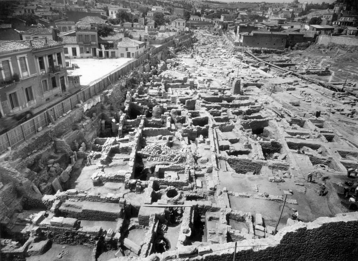 Inhabiting Byzantine Athens